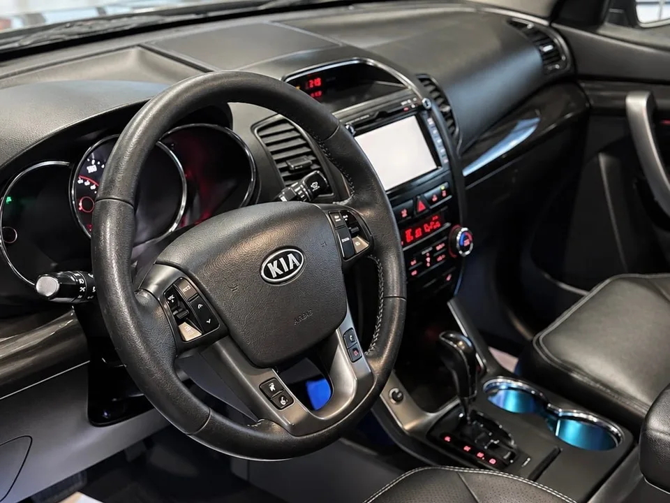 2011 Kia Sorento EX — Interior