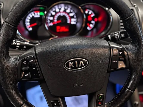 2011 Kia Sorento EX — Interior