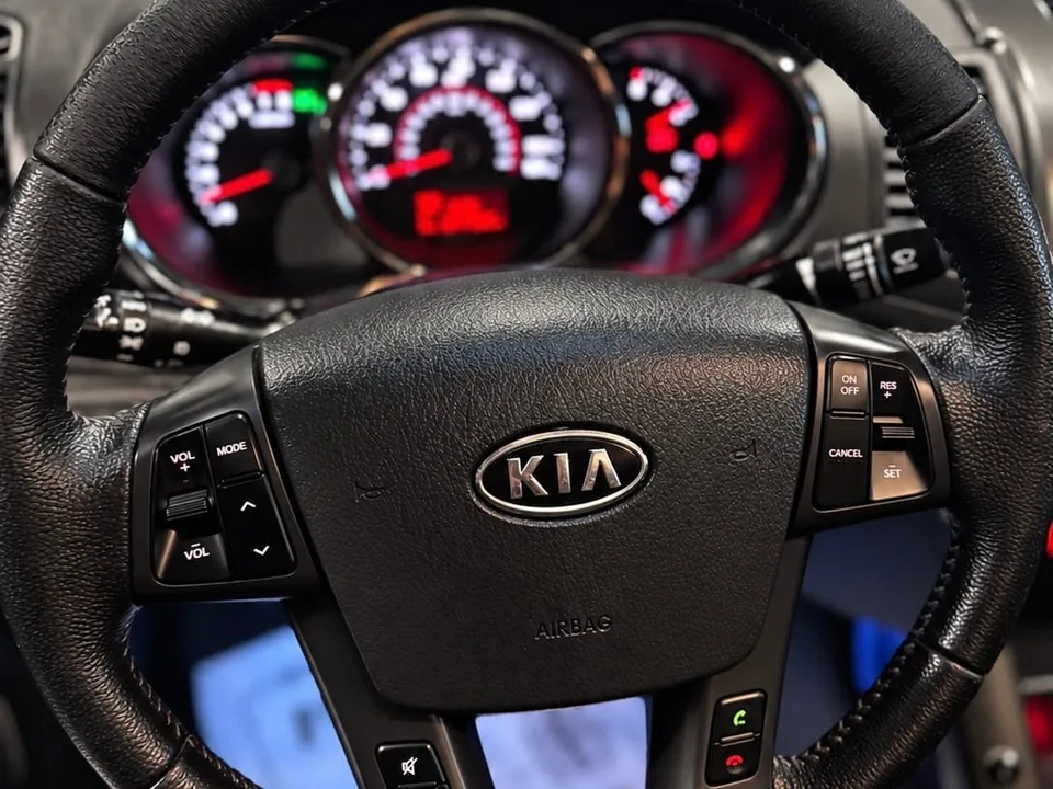 2011 Kia Sorento EX — Interior