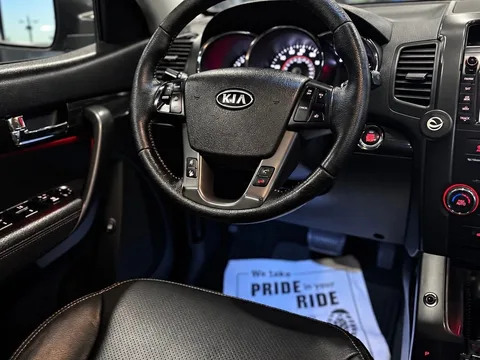 2011 Kia Sorento EX — Interior