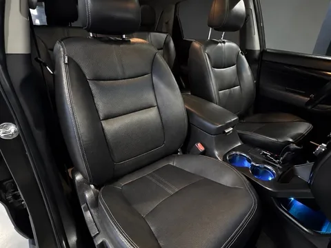 2011 Kia Sorento EX — Interior