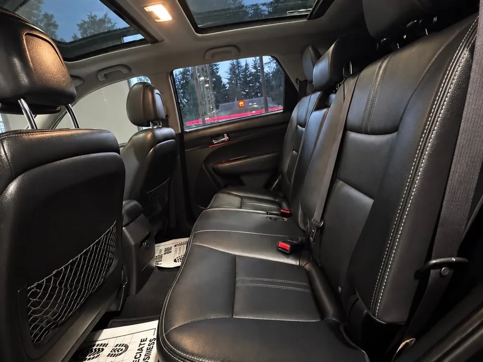2011 Kia Sorento EX — Interior