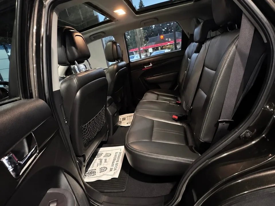 2011 Kia Sorento EX — Interior
