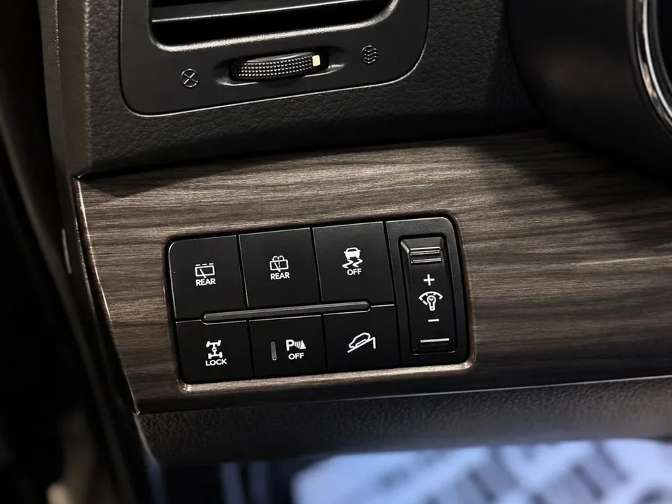 2011 Kia Sorento EX — Interior