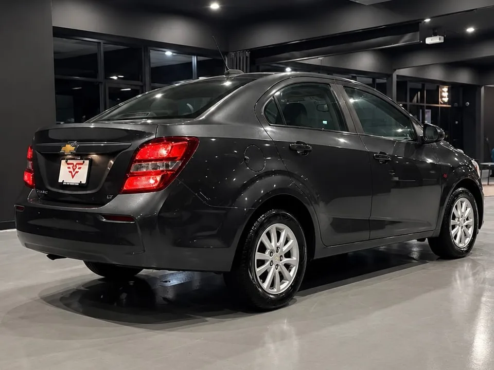 2017 Chevrolet Sonic LT — Exterior · Photo 3