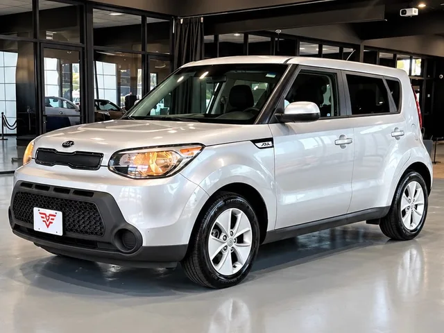 2016 Kia Soul Base — Exterior · Photo 2