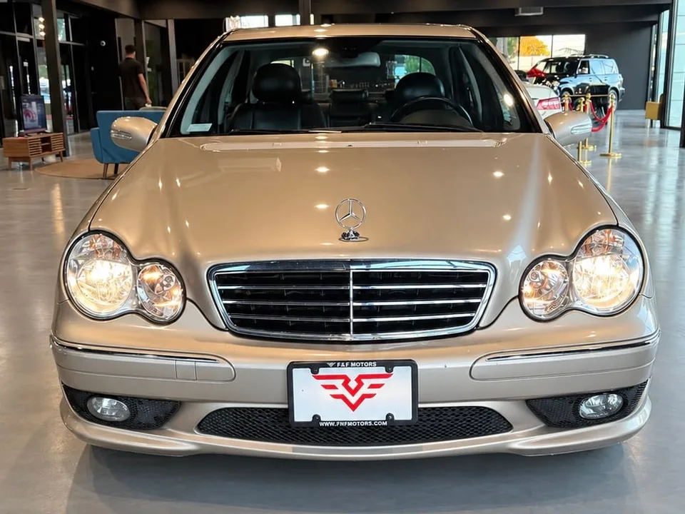 2005 Mercedes-Benz C-Class C230 — Exterior · Photo 5