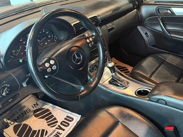 2005 Mercedes-Benz C-Class C230 — Interior · Photo 7