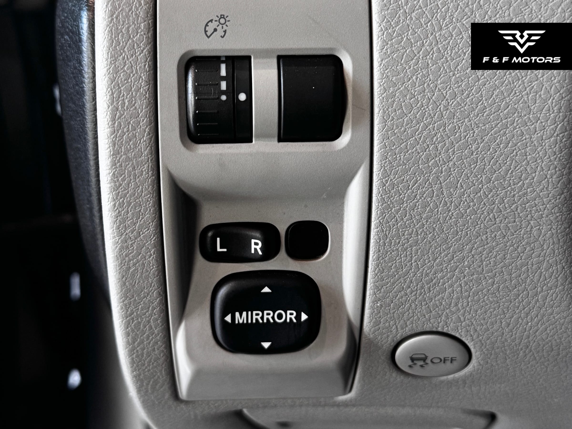 2010 Subaru Forester 2.5XS — Interior