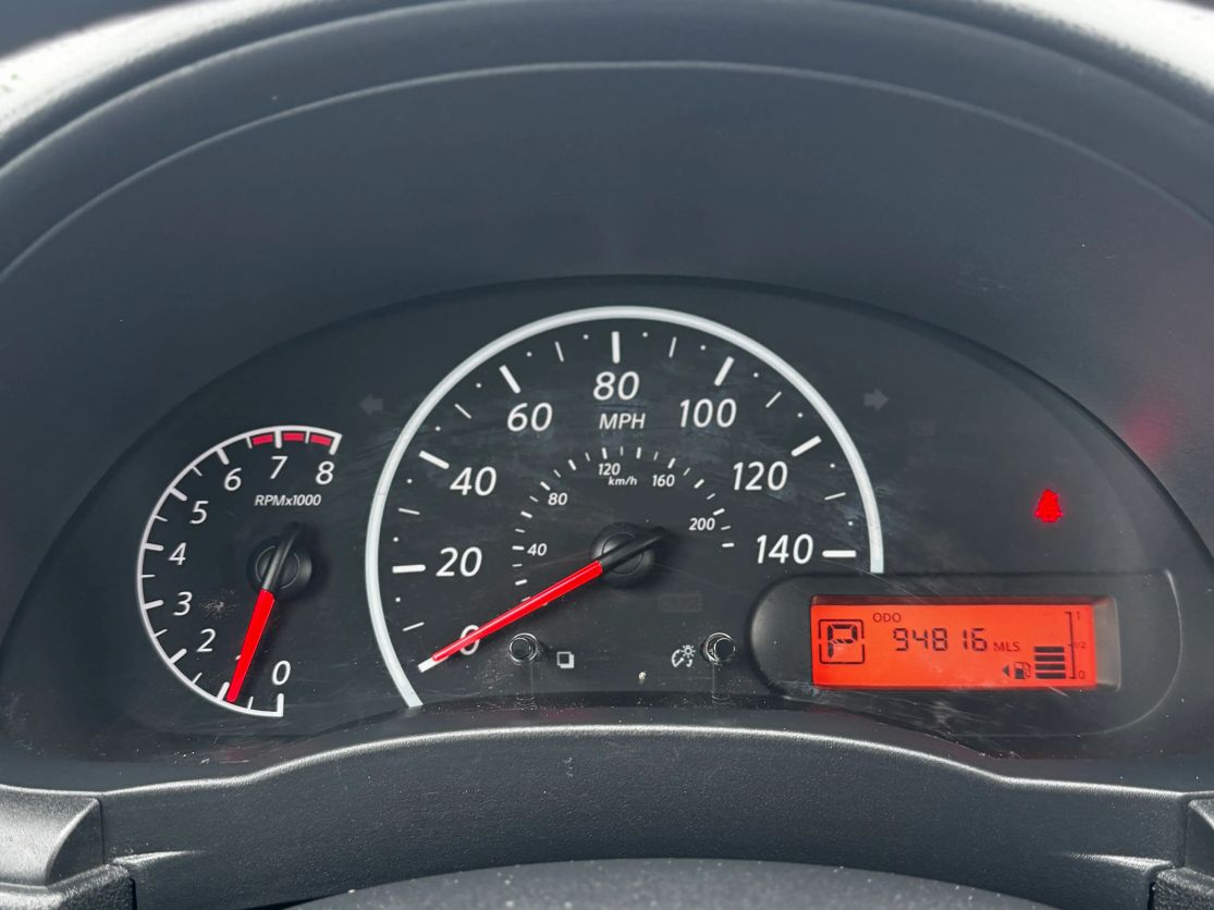 2017 NISSAN Versa - Photo 10