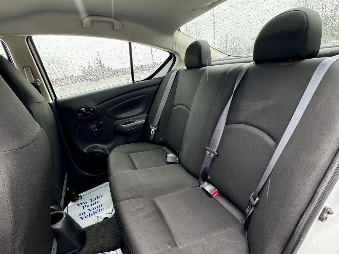 2017 NISSAN Versa - Photo 12