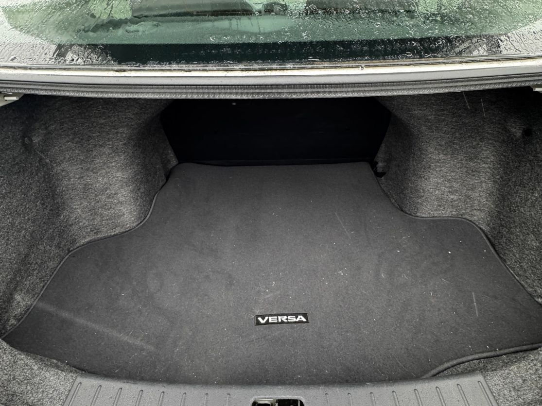 2017 NISSAN Versa - Photo 14