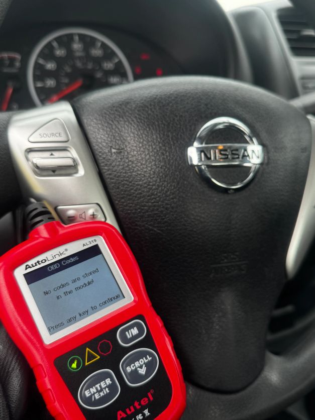 2017 NISSAN Versa - Photo 16