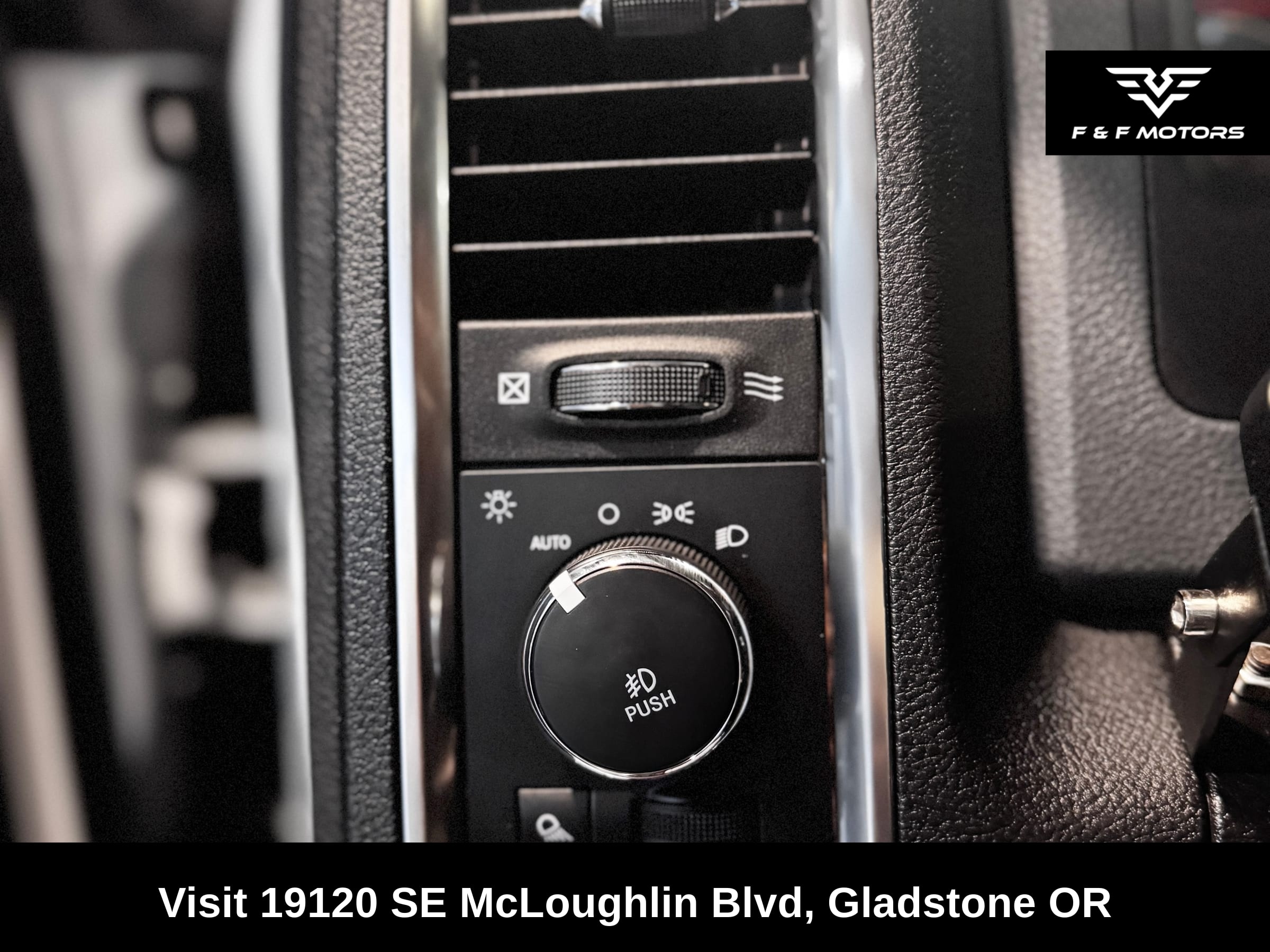 2017 RAM 1500 SLT photo 20