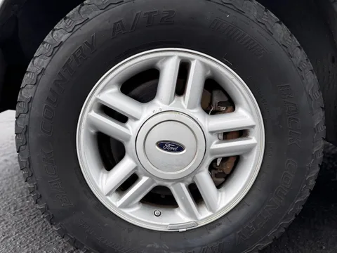 2006 Ford Expedition XLT — Wheels