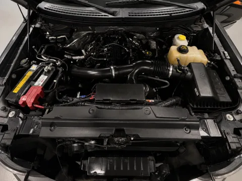 2014 Ford F-150 XLT — Engine